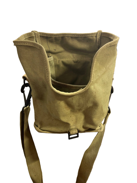 Vintage unidentified field bag